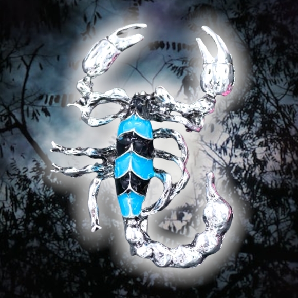 Silver plated black-and-blue scorpion  Necklace/brooch - Picture 6 of 15